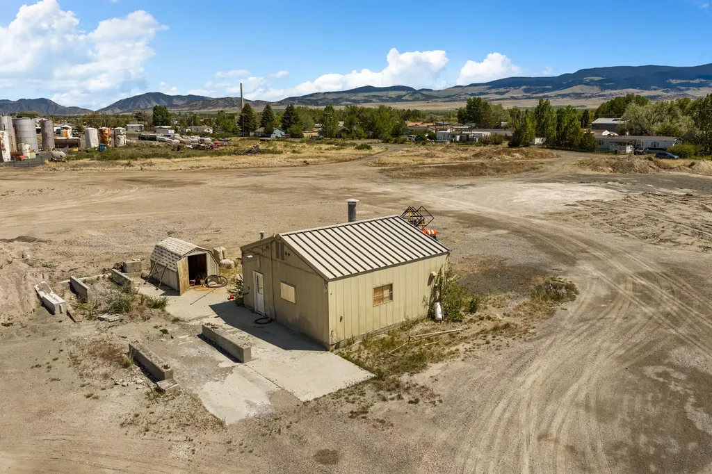 2 S Lincoln Street Whitehall MT 59759