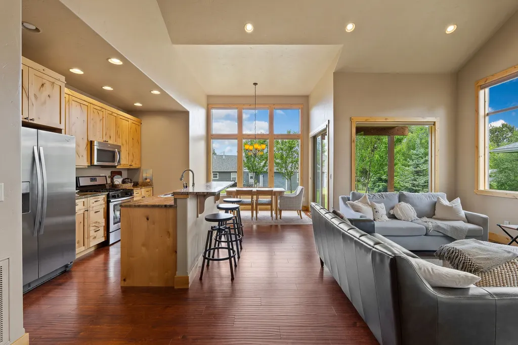 220 Bluebunch Court Bigfork MT 59911
