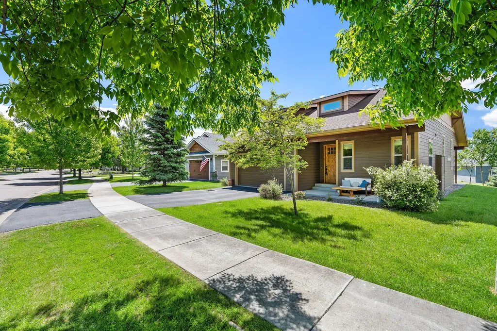 220 Bluebunch Court Bigfork MT 59911