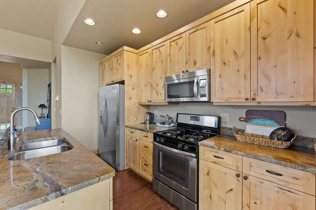 220 Bluebunch Court Bigfork MT 59911