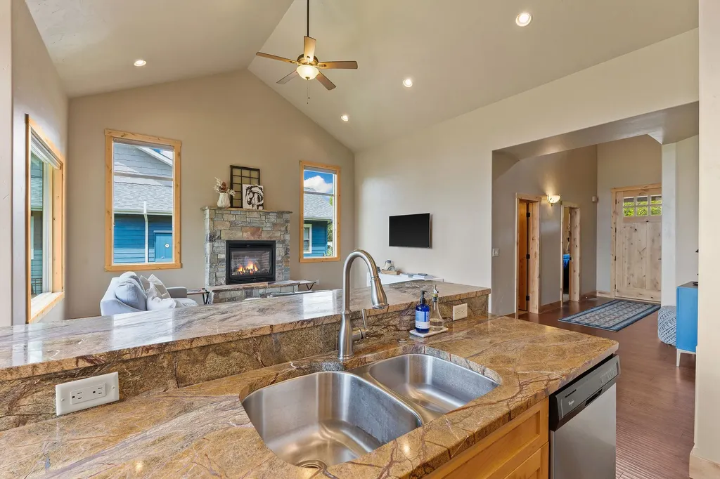 220 Bluebunch Court Bigfork MT 59911