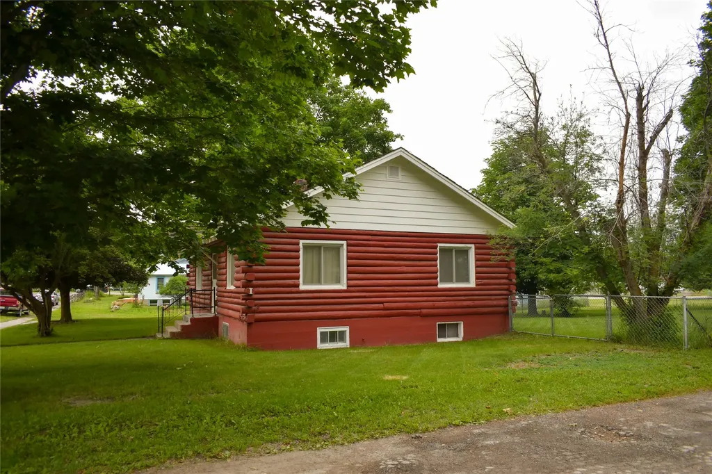 502 Pierce Street Plains MT 59859