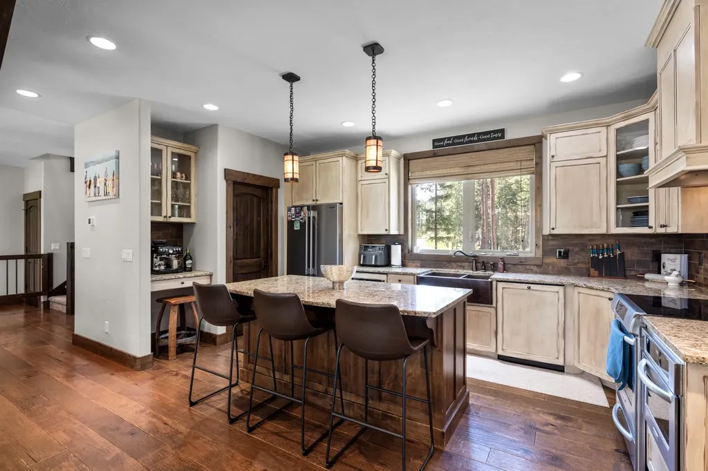 731 Hoodoo Loop Rexford MT 59930