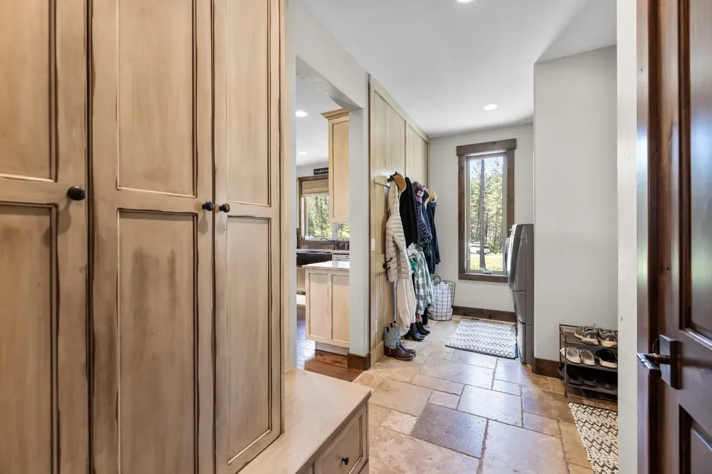 731 Hoodoo Loop Rexford MT 59930