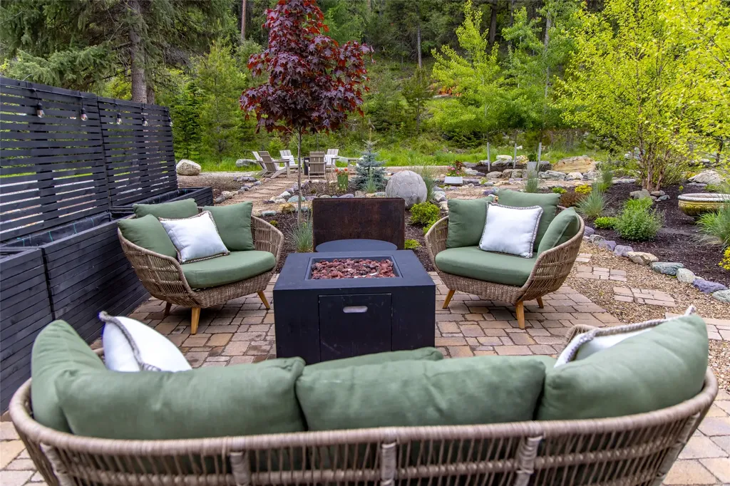 3965/3973 Star Meadow Road Whitefish MT 59937