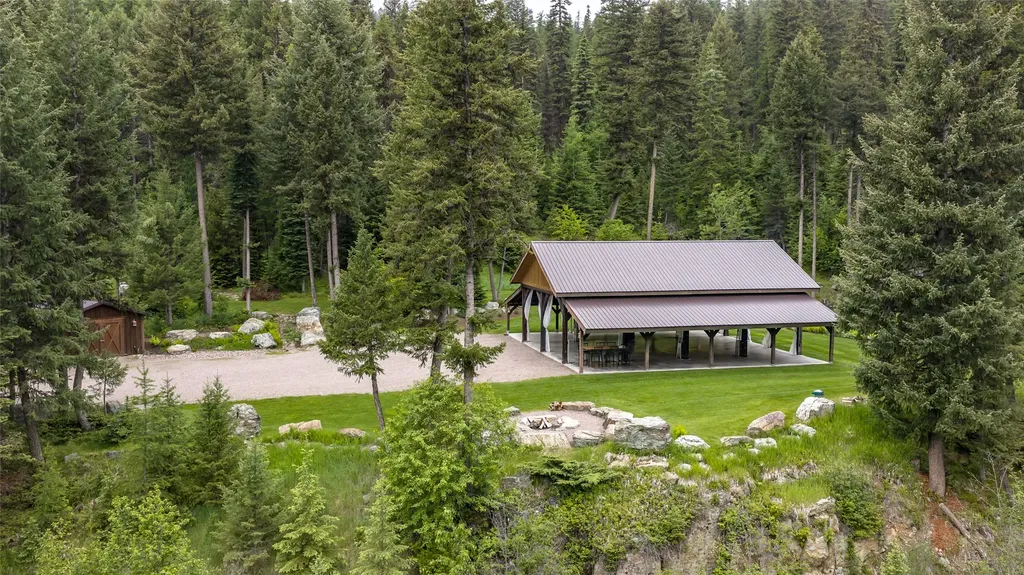 3965/3973 Star Meadow Road Whitefish MT 59937