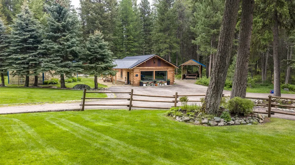 3965/3973 Star Meadow Road Whitefish MT 59937