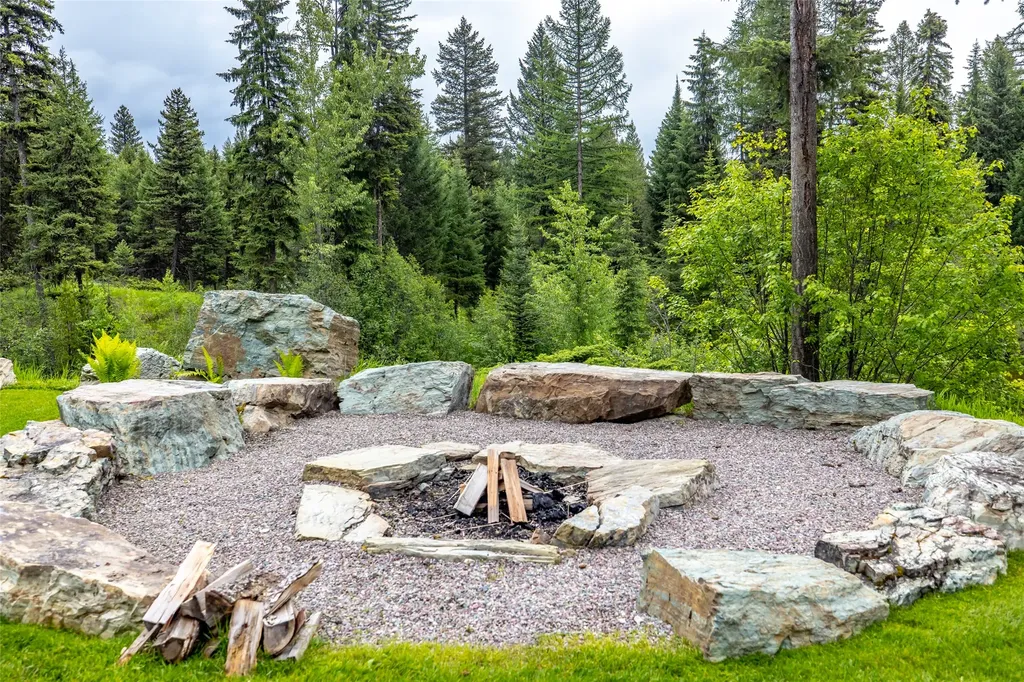 3965/3973 Star Meadow Road Whitefish MT 59937
