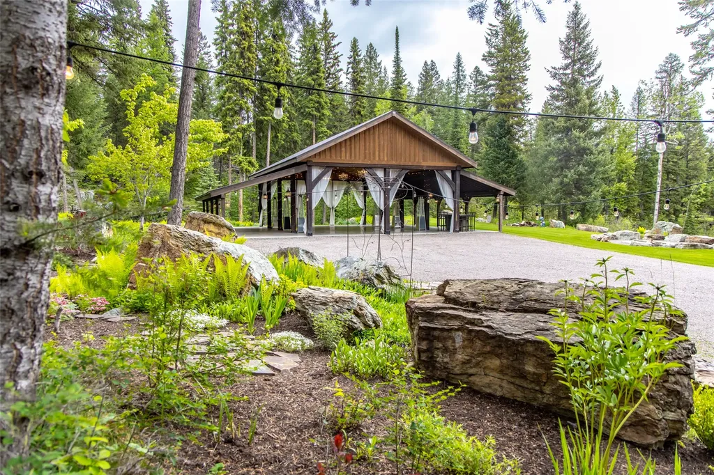 3965/3973 Star Meadow Road Whitefish MT 59937