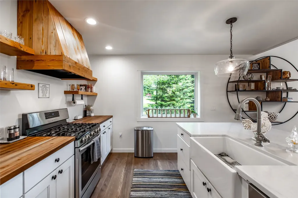 3965/3973 Star Meadow Road Whitefish MT 59937