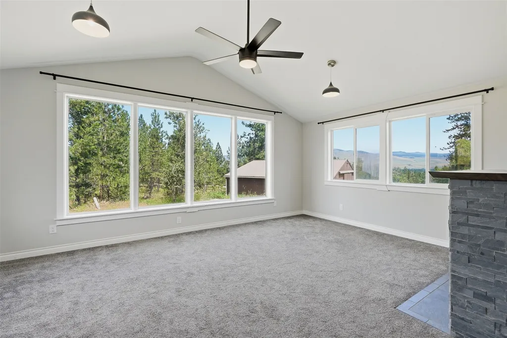 20000 Kings Road Florence MT 59833