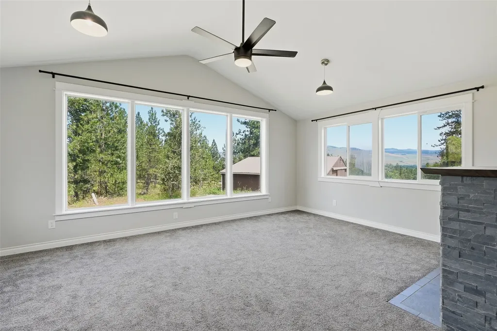 20000 Kings Road Florence MT 59833