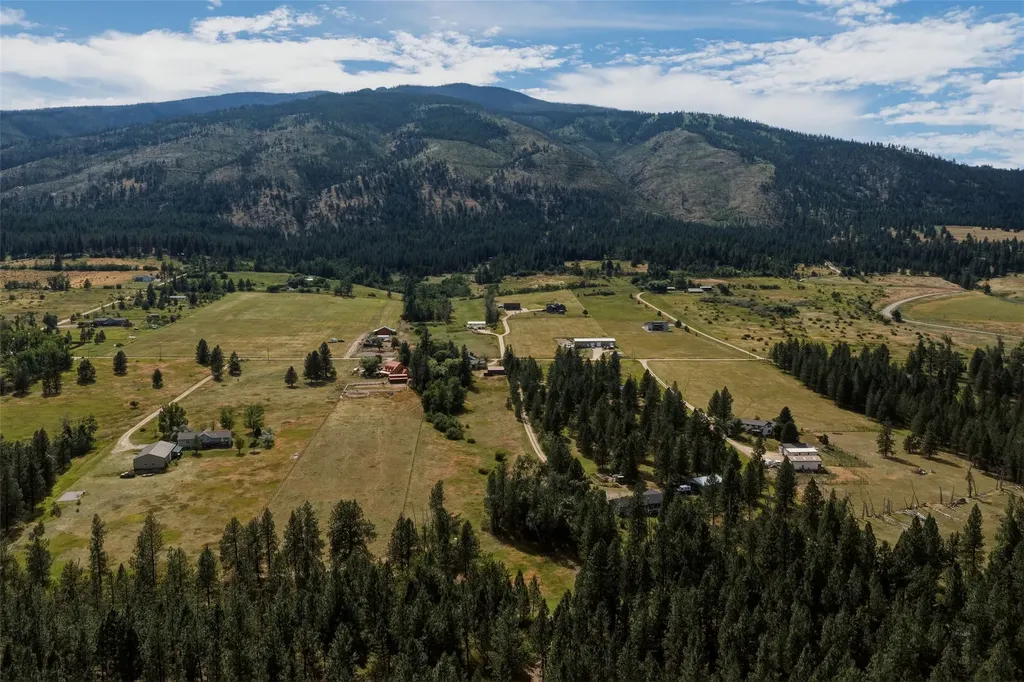 20000 Kings Road Florence MT 59833