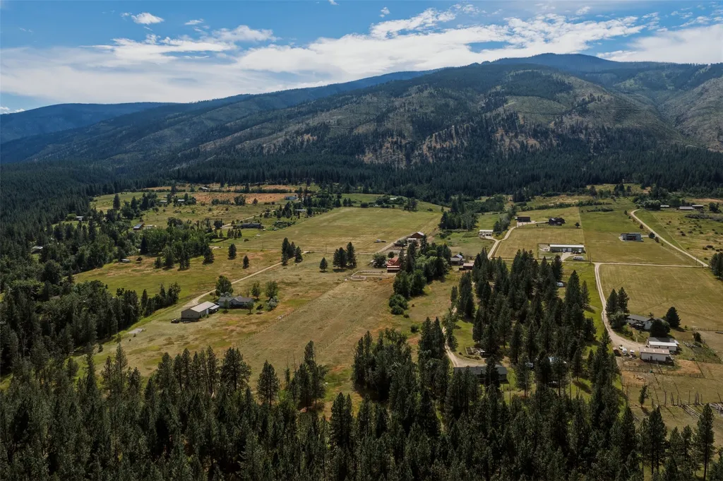20000 Kings Road Florence MT 59833