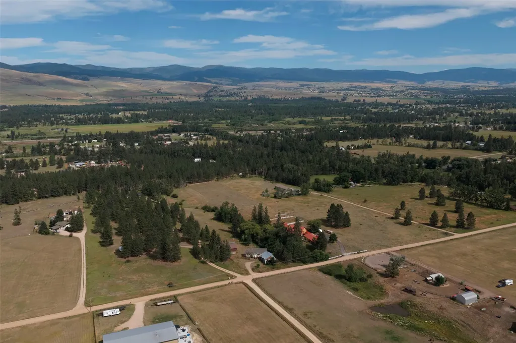 20000 Kings Road Florence MT 59833