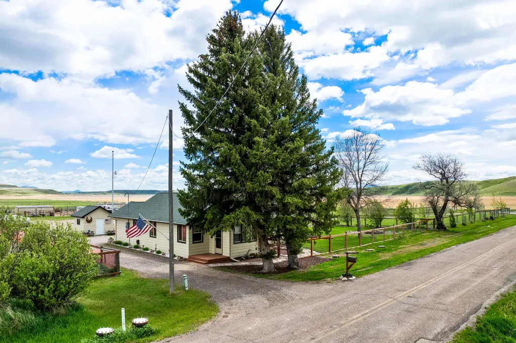 81 Eaton Avenue Great Falls MT 59405