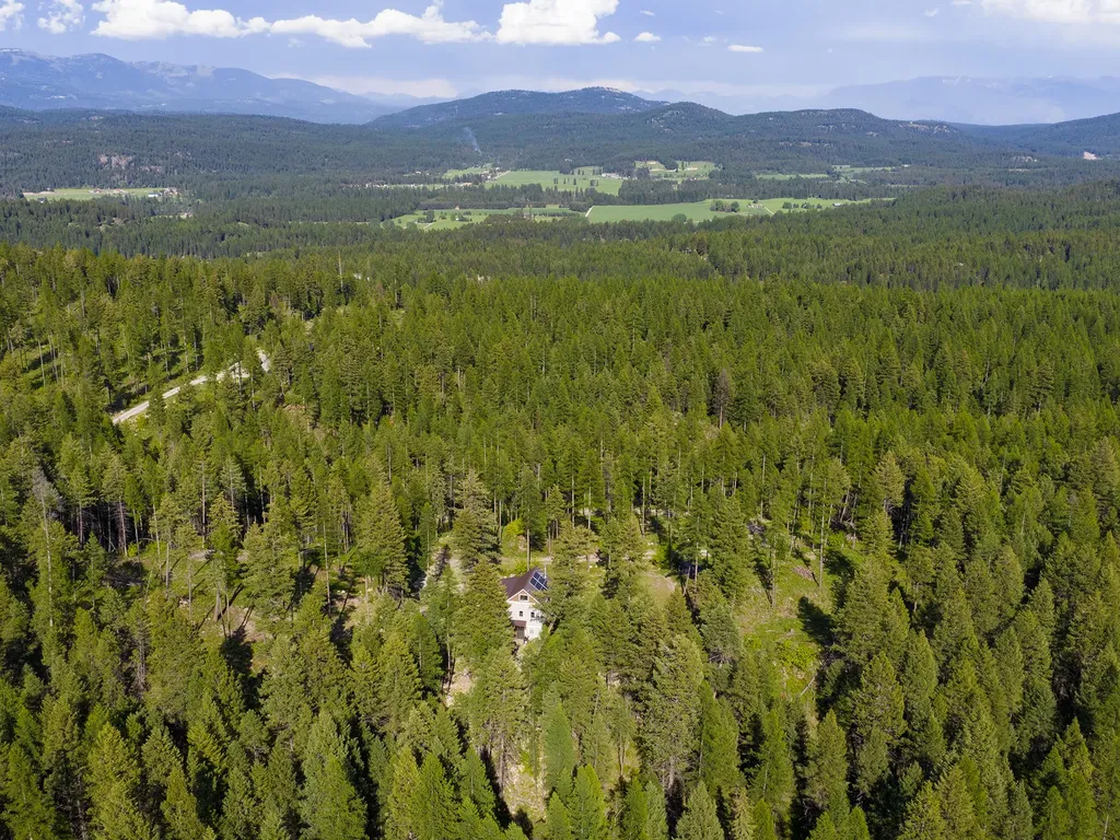 254 Chinook Lake Road Whitefish MT 59937