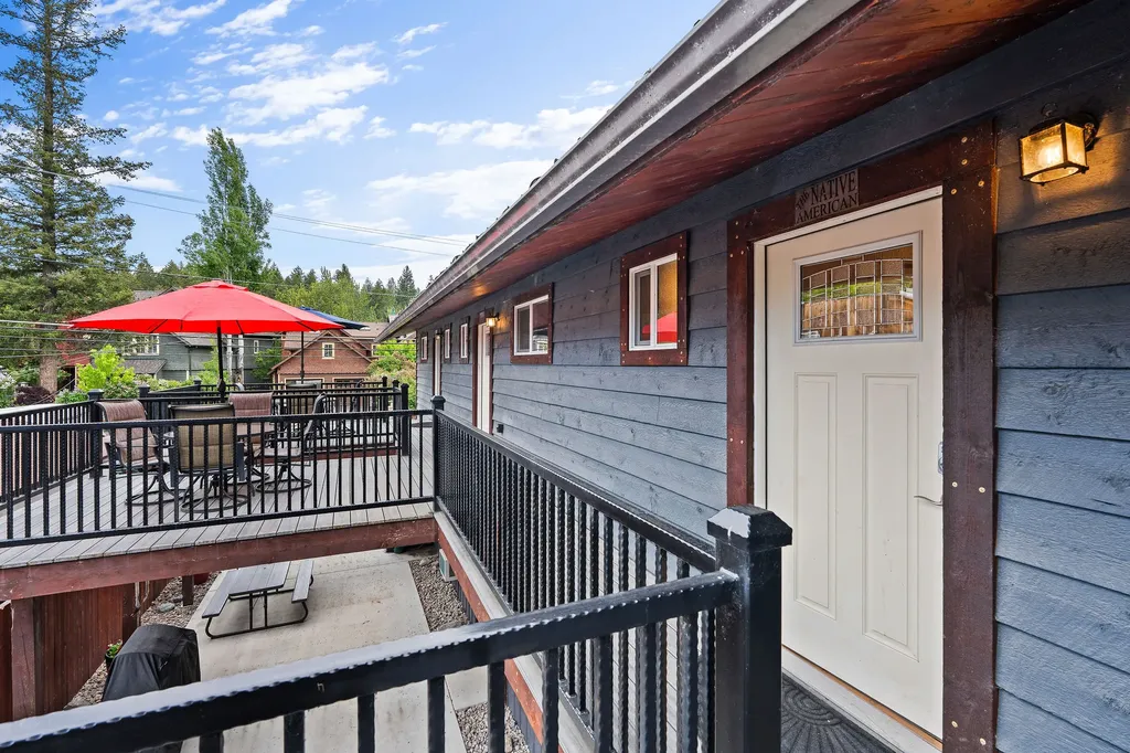 473 Osborn Avenue Bigfork MT 59911
