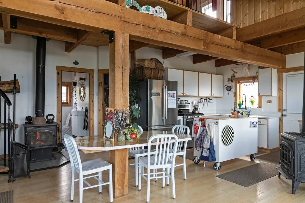 2879 Soft Rock Road Corvallis MT 59828
