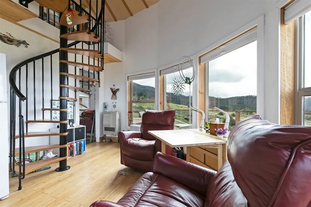 2879 Soft Rock Road Corvallis MT 59828