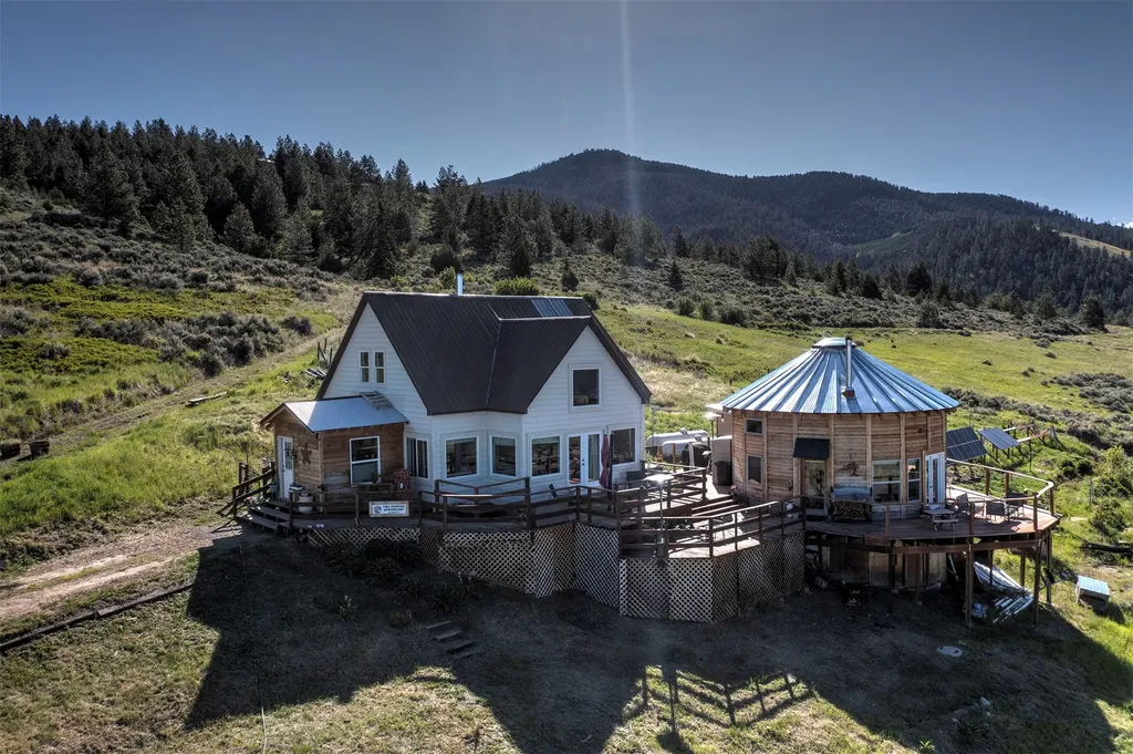 2879 Soft Rock Road Corvallis MT 59828