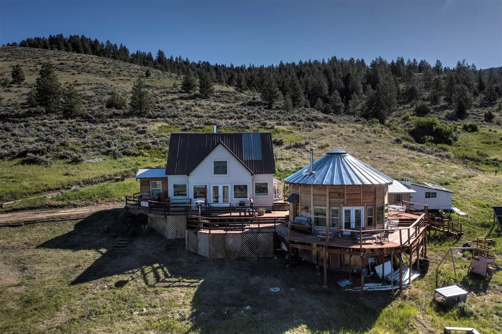 2879 Soft Rock Road Corvallis MT 59828