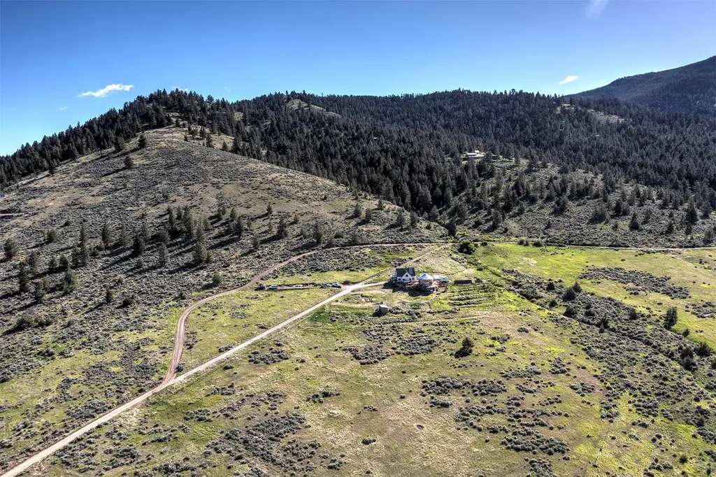 2879 Soft Rock Road Corvallis MT 59828