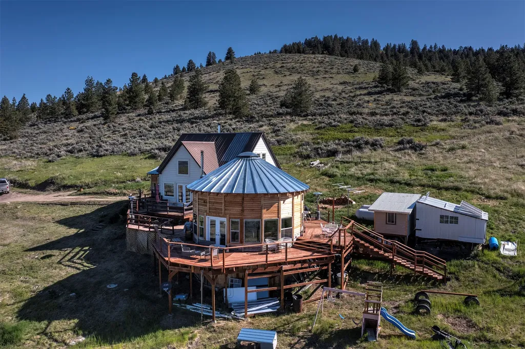 2879 Soft Rock Road Corvallis MT 59828