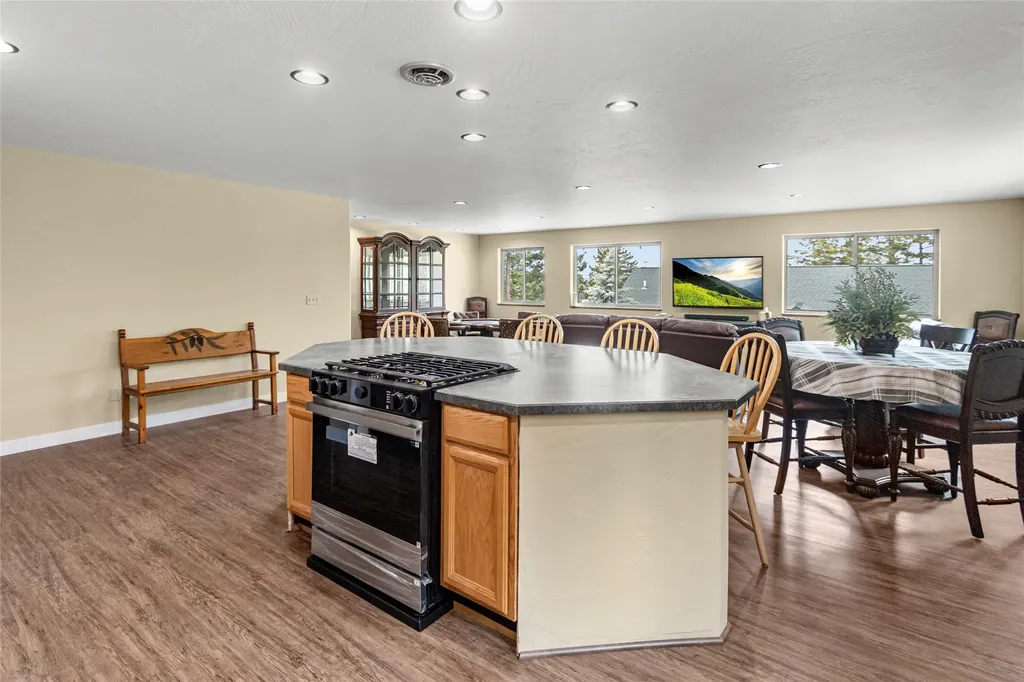 184 High Road Kalispell MT 59901