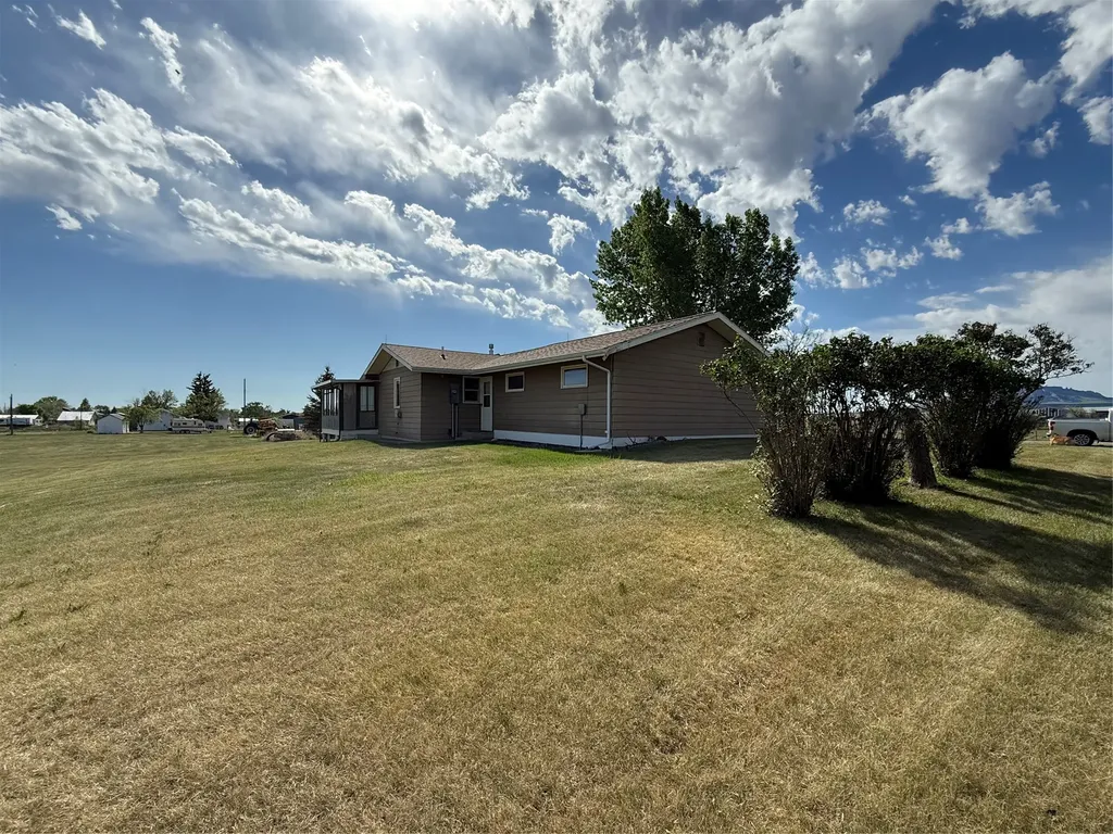 404 Flagler Avenue Geraldine MT 59446