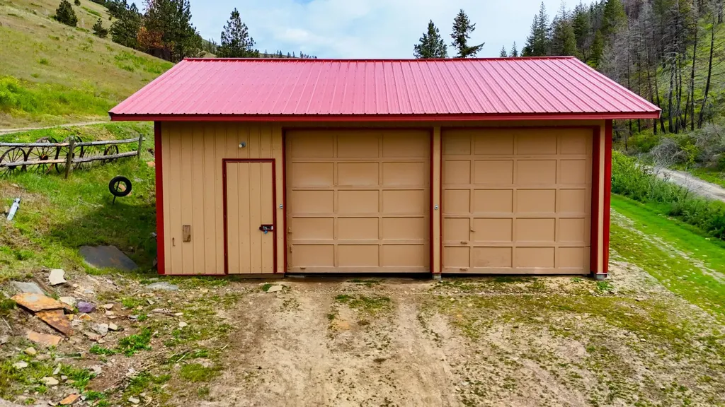 407 Mclaughlin Creek Road Paradise MT 59856