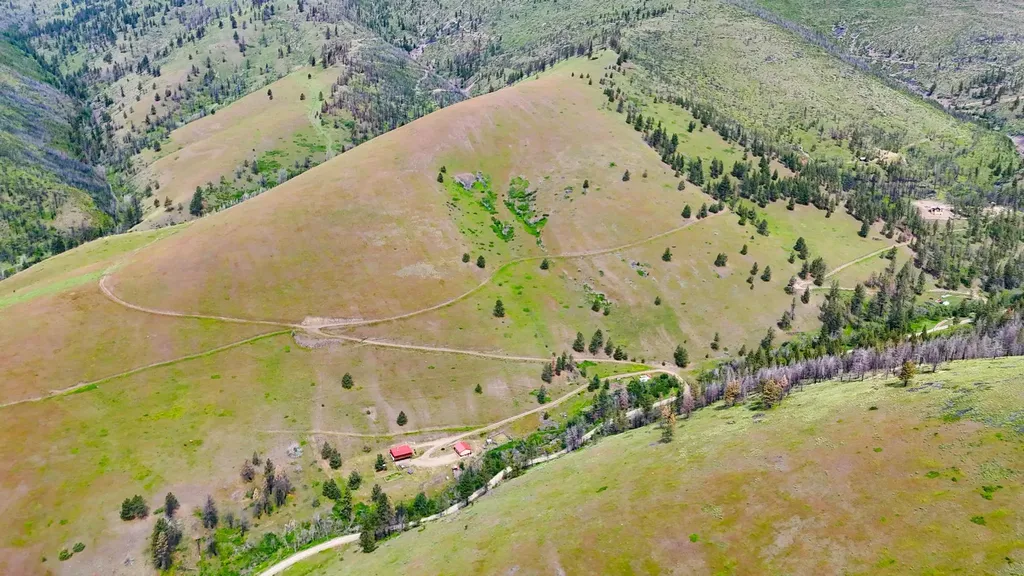 407 Mclaughlin Creek Road Paradise MT 59856
