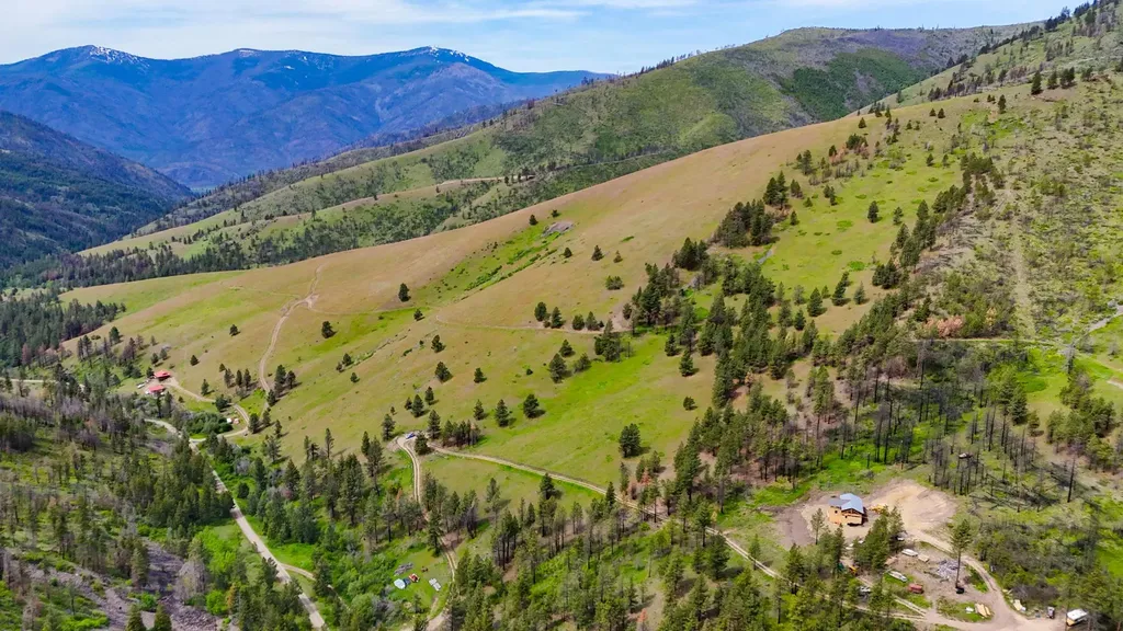 407 Mclaughlin Creek Road Paradise MT 59856