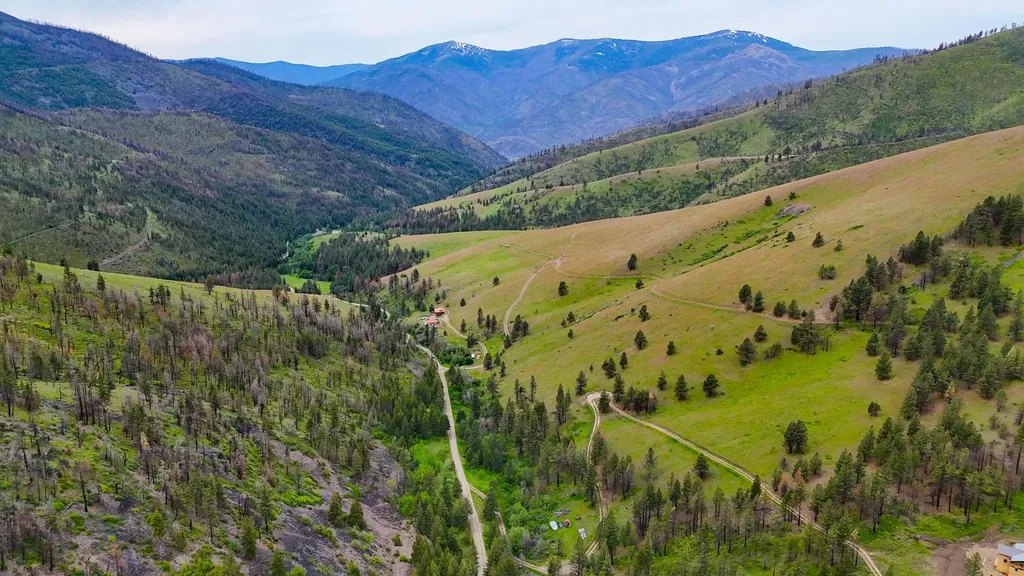 407 Mclaughlin Creek Road Paradise MT 59856