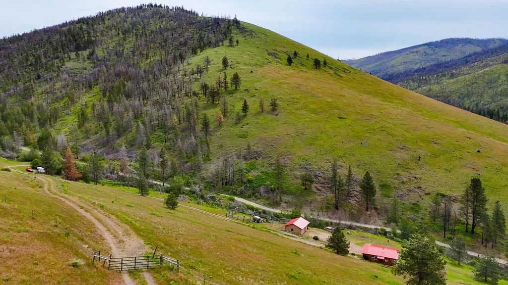 407 Mclaughlin Creek Road Paradise MT 59856
