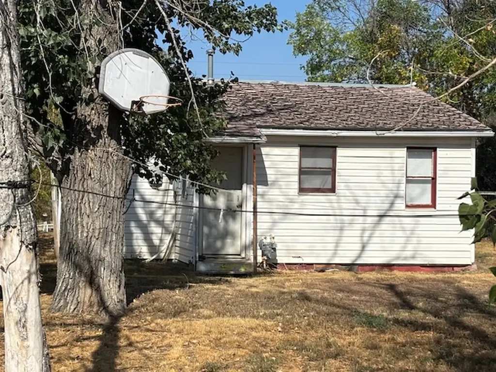 237 2nd Avenue SW Cut Bank MT 59427