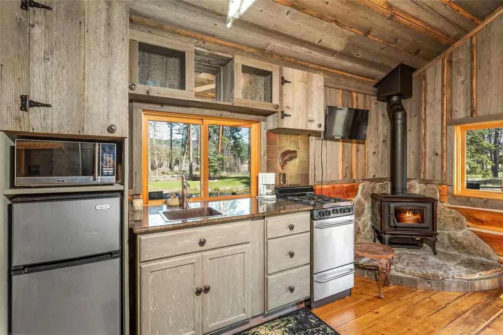 13518 Sylvan Drive Bigfork MT 59911