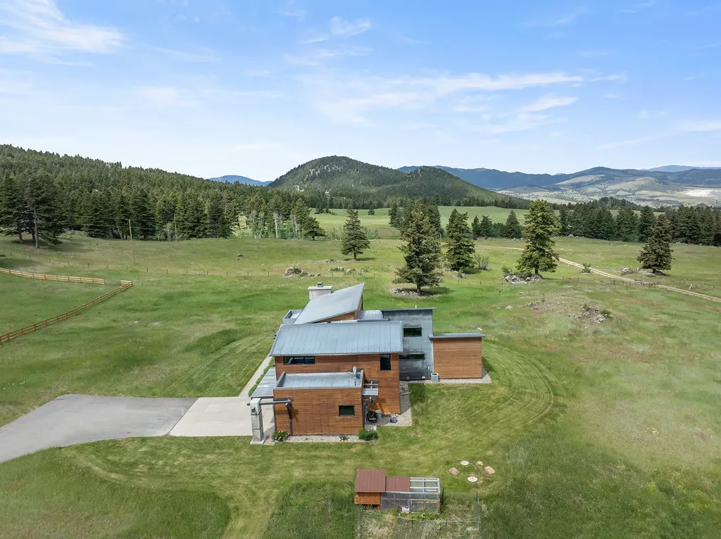 2 Finn Mountain Road Montana City MT 59634