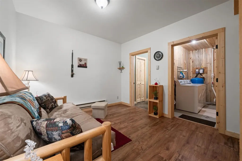 355 Tanager Trail Condon MT 59826