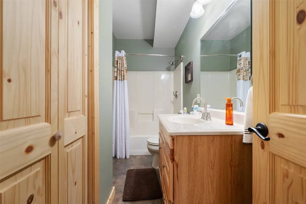 355 Tanager Trail Condon MT 59826
