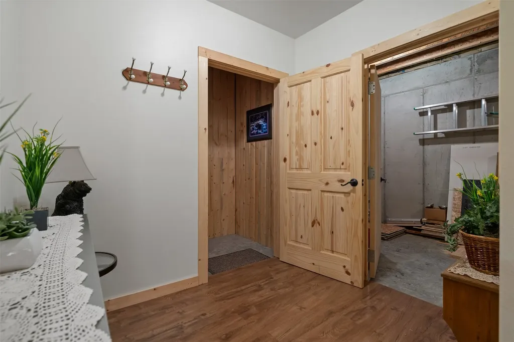 355 Tanager Trail Condon MT 59826