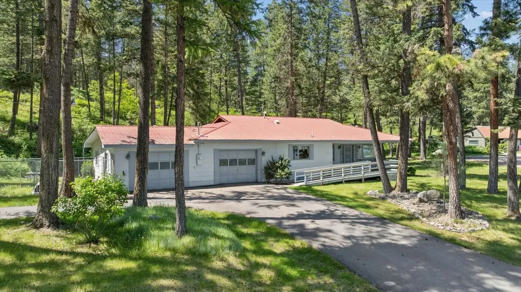 6650 Us Hwy 93 S Lakeside MT 59922