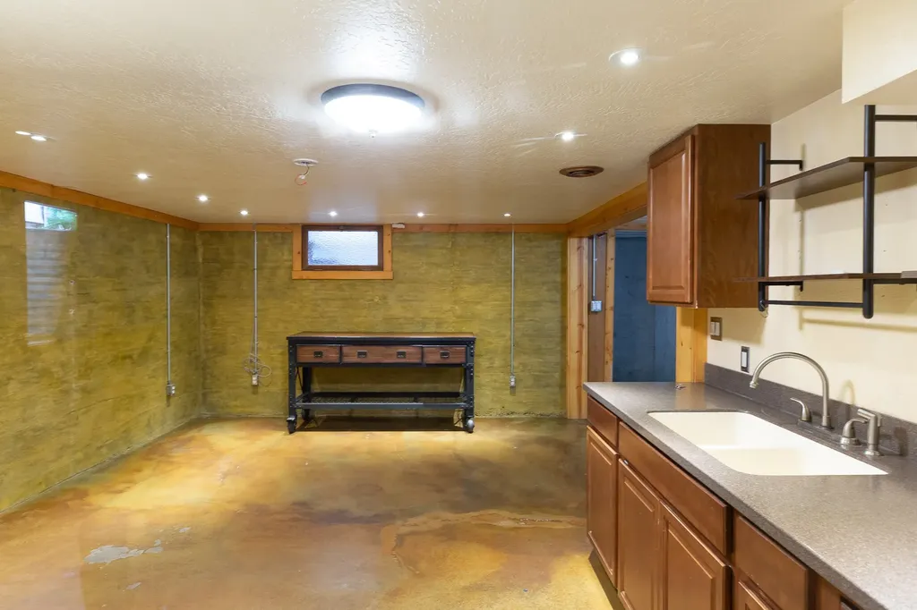 1732 Defoe Street Missoula MT 59802