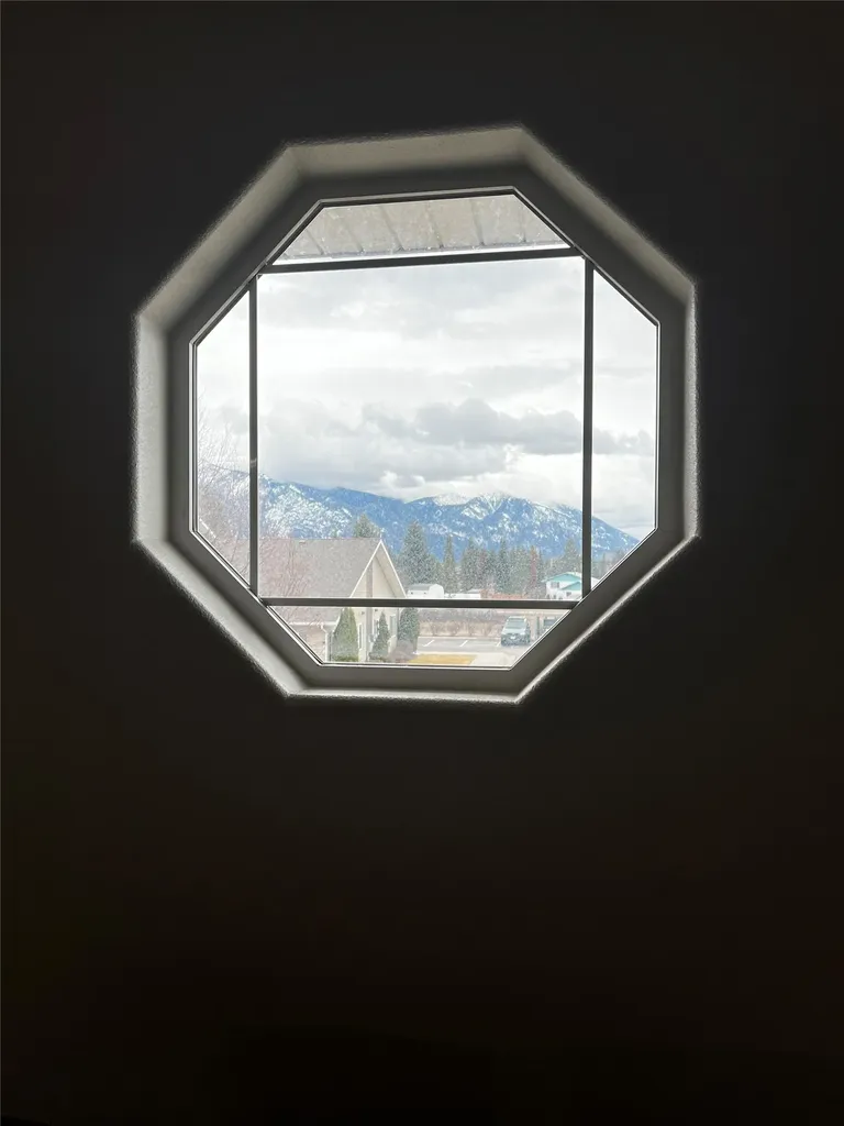 17 Diane Road Columbia Falls MT 59912