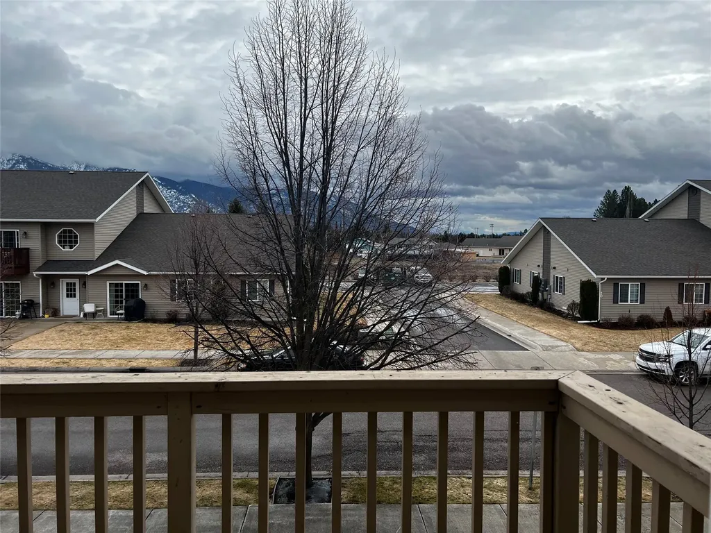 17 Diane Road Columbia Falls MT 59912