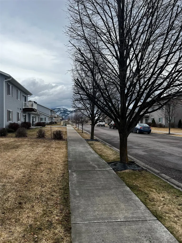 17 Diane Road Columbia Falls MT 59912
