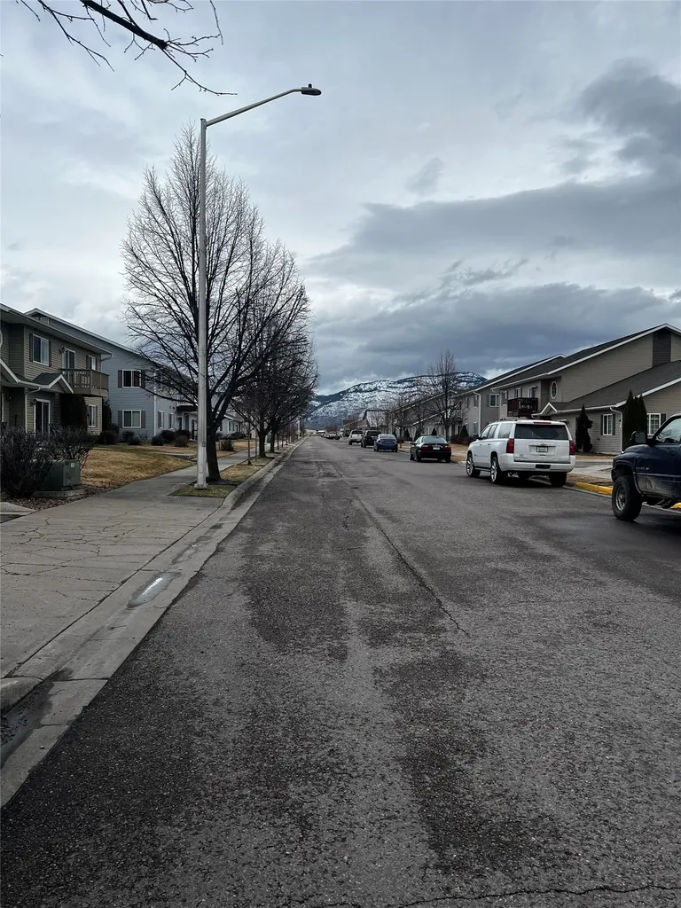 17 Diane Road Columbia Falls MT 59912