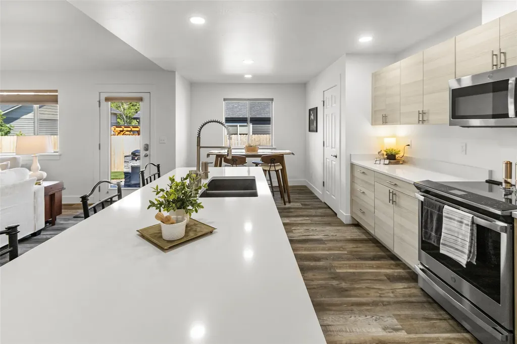 242 Kendal Loop Kalispell MT 59901