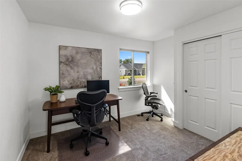 242 Kendal Loop Kalispell MT 59901