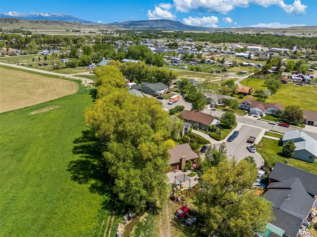 1301 Absaroka Court Livingston MT 59047